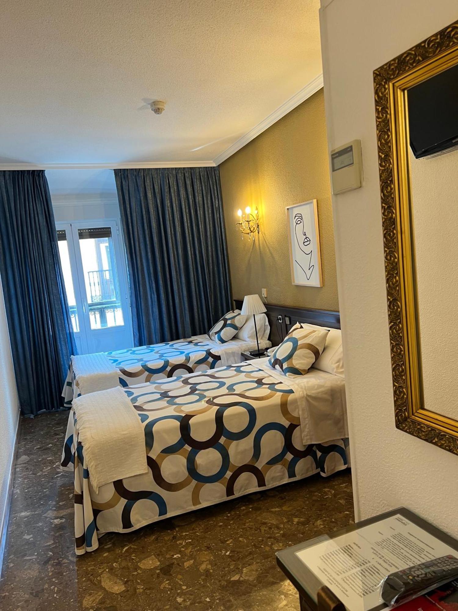 Hostal Sonsoles Madrid-Centro Экстерьер фото