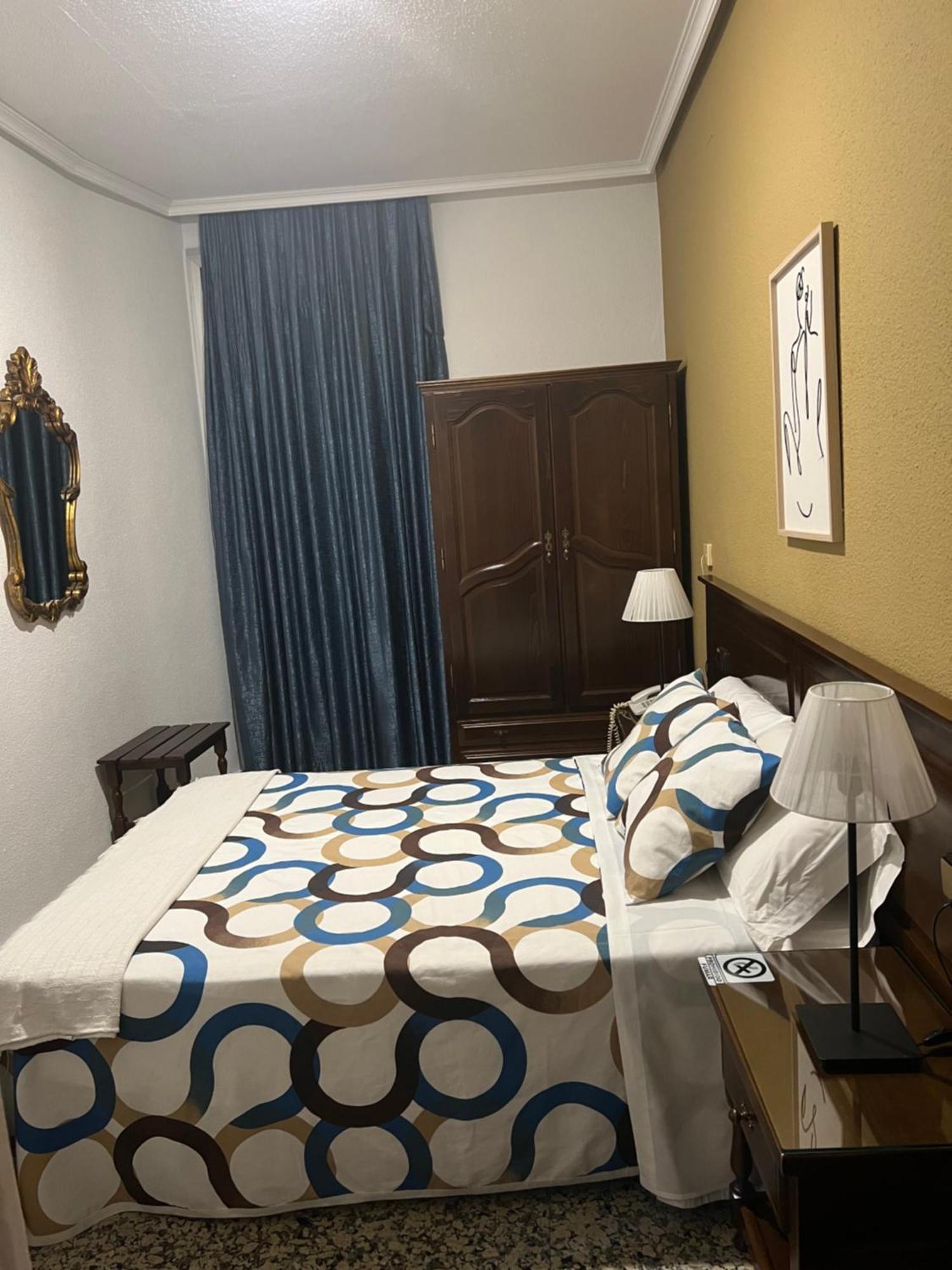 Hostal Sonsoles Madrid-Centro Экстерьер фото