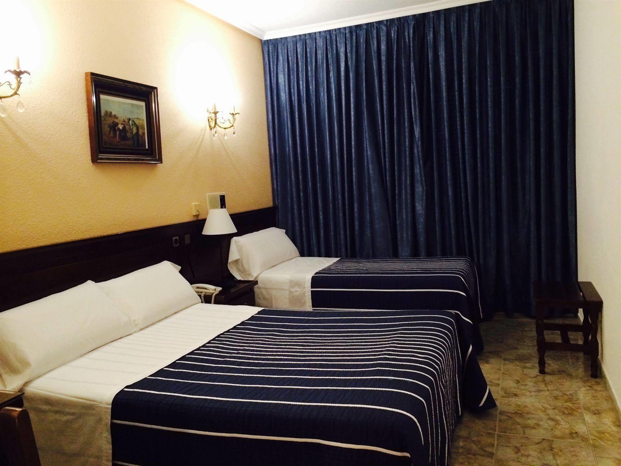 Hostal Sonsoles Madrid-Centro Экстерьер фото