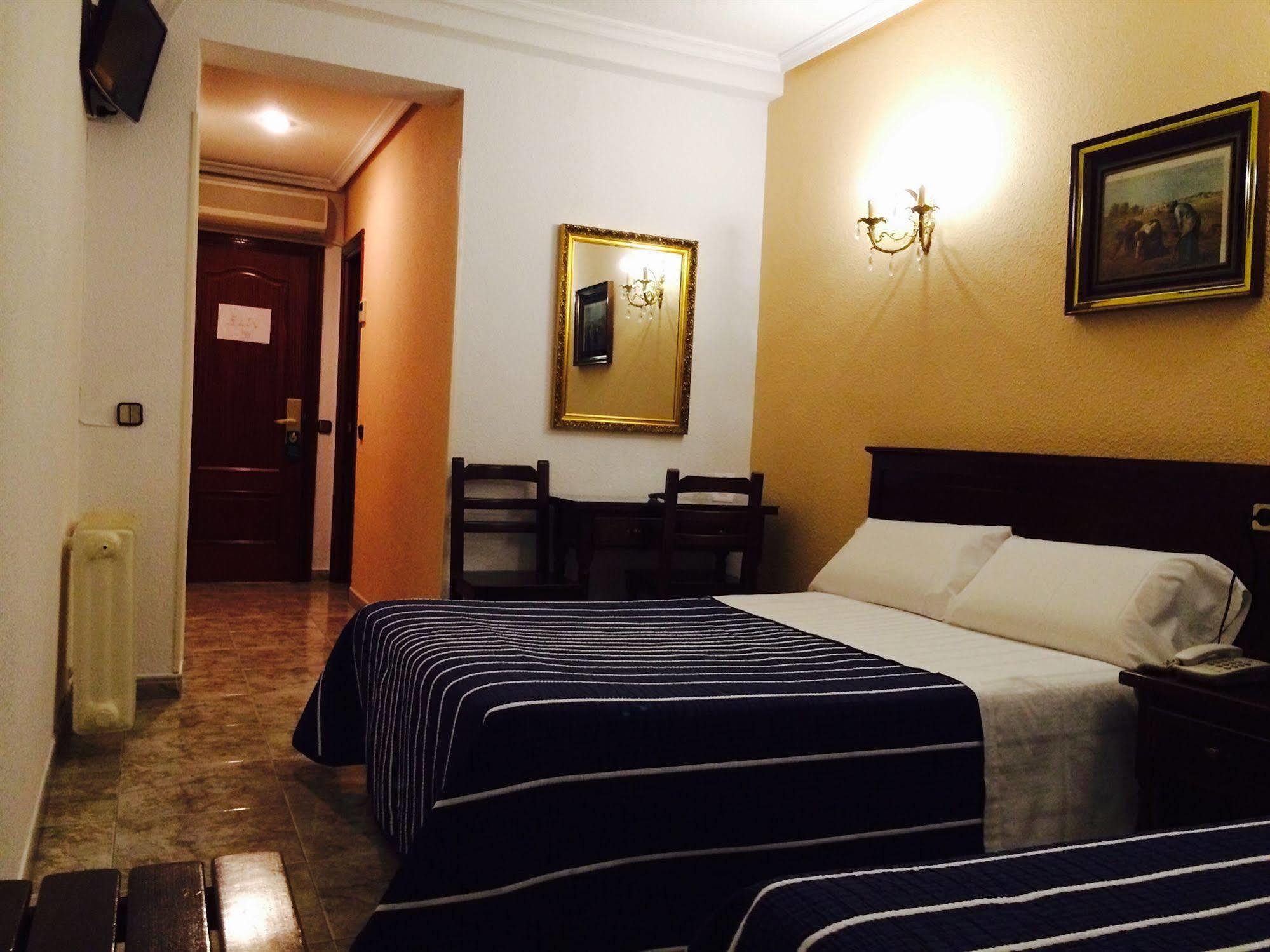 Hostal Sonsoles Madrid-Centro Экстерьер фото